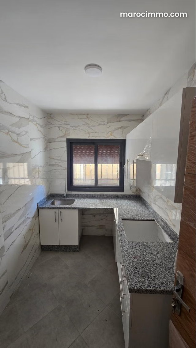Vend appartement à Martil. 2 pièces confortables. Porte blindée et résidence sécurisée — 2