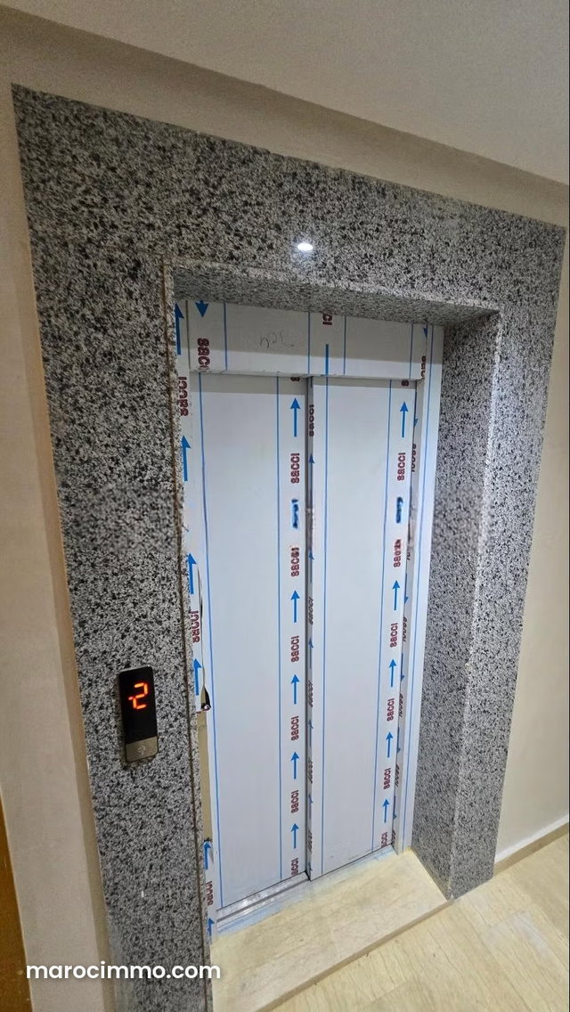 Vend appartement à Martil. 2 pièces confortables. Porte blindée et résidence sécurisée — 4