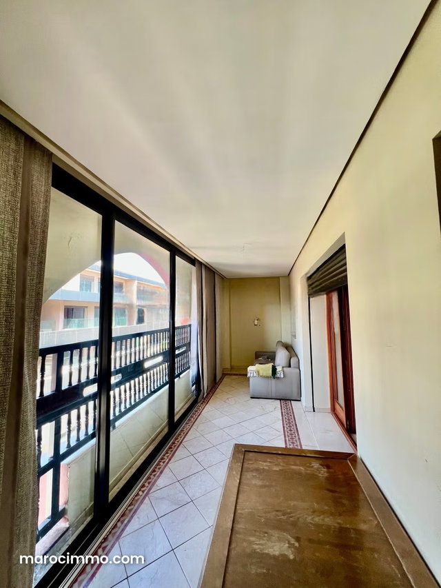 Superbe appartement à vendre à Guéliz. Superficie 131 m². Porte blindée, salon marocain — 4