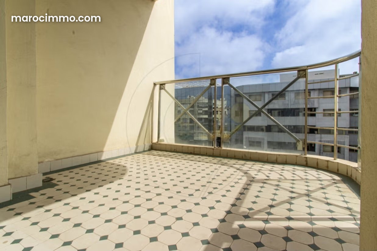 Furnished 90 sqm apartment, Golden Triangle, Casablanca — Casablanca