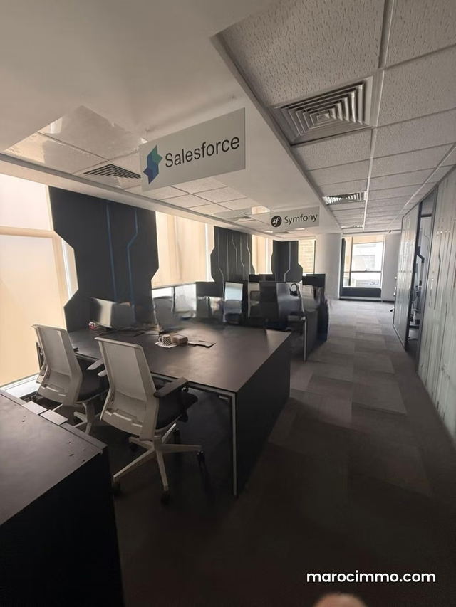 Bureaux en location à Casablanca Finance City. Surface totale 90 m². Porte blindée, sécurité — Casablanca