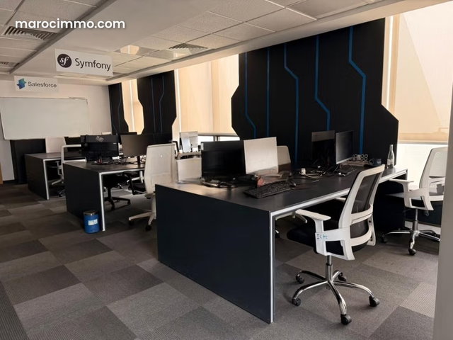 Bureaux en location à Casablanca Finance City. Surface totale 90 m². Porte blindée, sécurité — 3