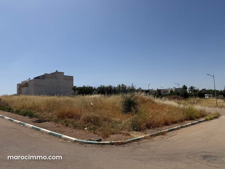 Vente de terrain à Route Immouzer. Surface totale 496 m²