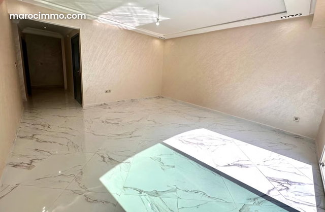 Top Floor Apartment with 3 Bedroom Triangle Dor for Rent — 2