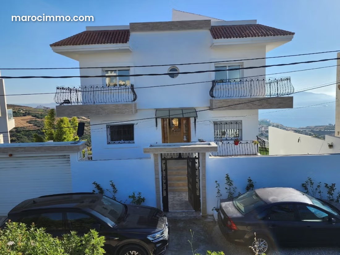 فيلا راقية بإطلالة بحرية وجبلية في منار طنجة — طنجة