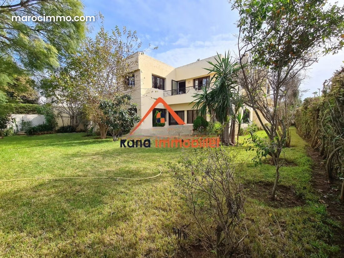 1,000 m² Villa for Rent in Riyad, Rabat: 5 Bedrooms, Landscaped Garden — Rabat