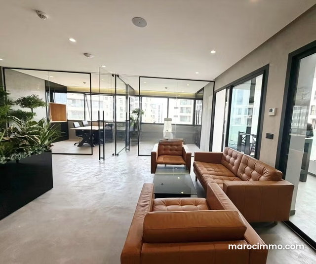 Bureau Neuf Meublé De 176 M² En Location Sur CFC — 3