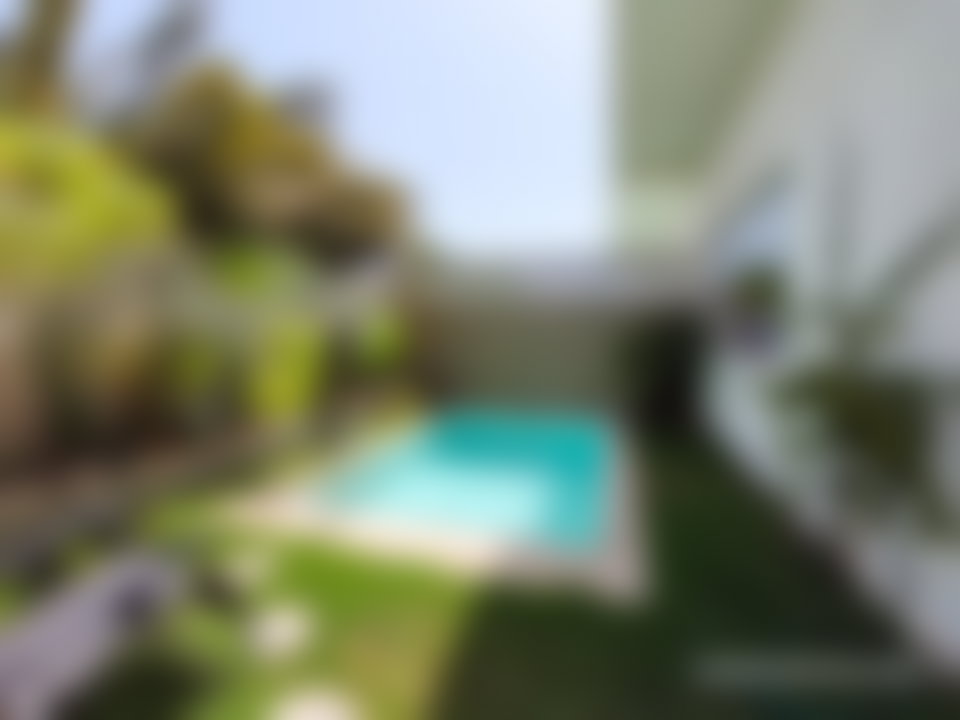 Villa 380 m² avec piscine et jardin à Dar Bouazza