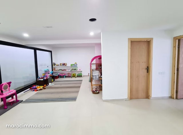 Superbe villa de 318m en location à Dar Bouazza — 5