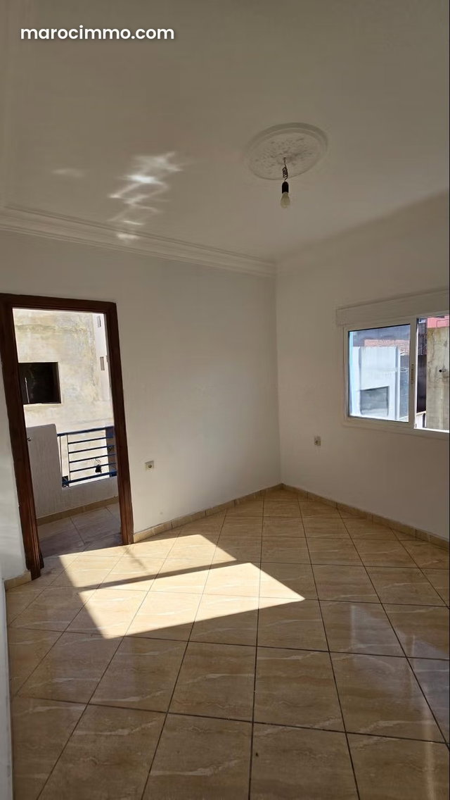 Appartement à vendre à M'Diq. Surface totale 75 m². Belle terrasse — 2
