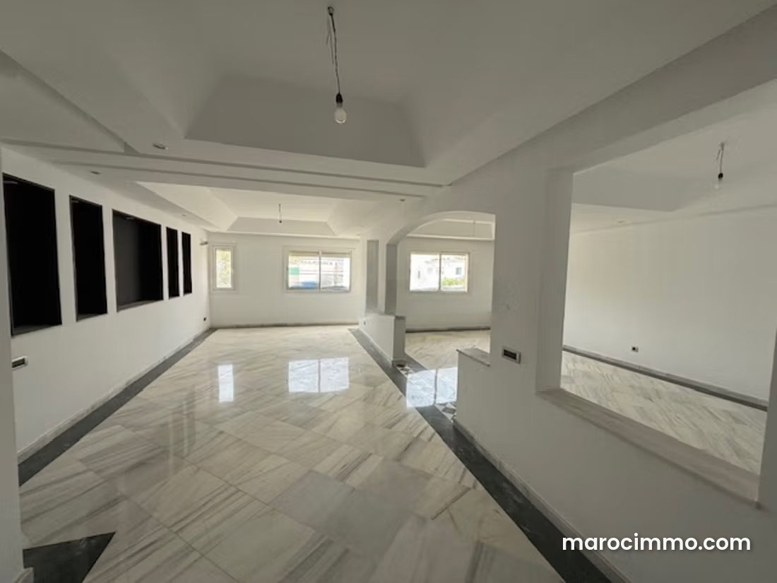 187 m² High-End Apartment with Terrace and Garage, Safi 1 — Safi