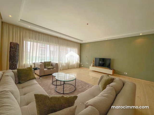 Location d'un appartement à Maârif Extension. 3 chambres agréables. Bien meublé — 3
