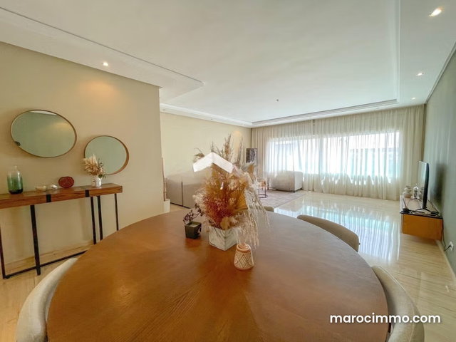 Location d'un appartement à Maârif Extension. 3 chambres agréables. Bien meublé — 4