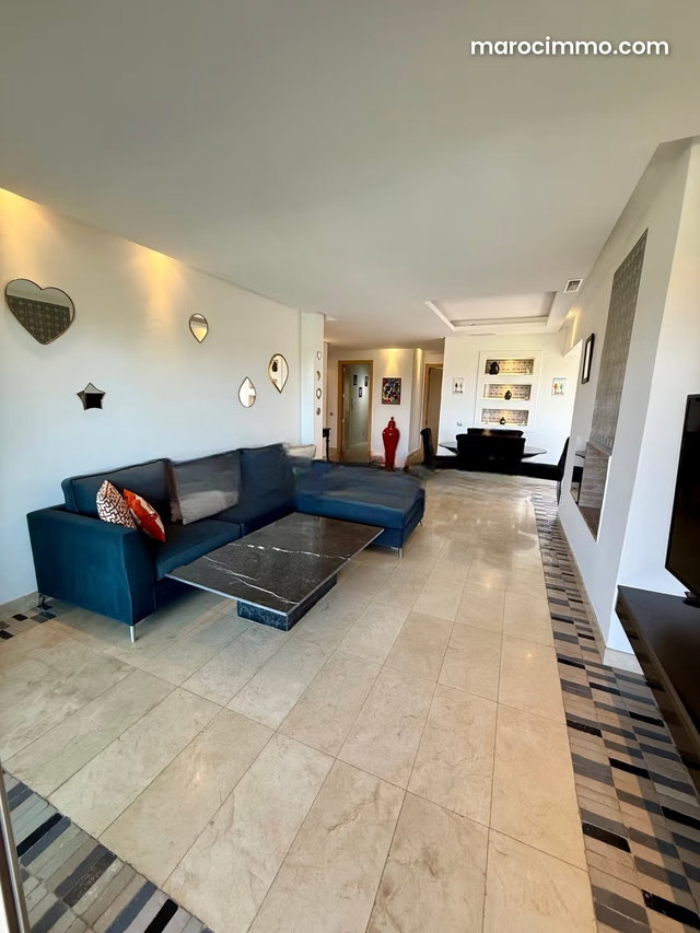 Bel appartement en location à Agdal. 3 grandes pièces. Meublé — 4