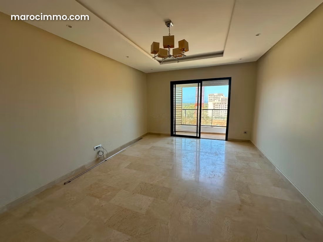 Appartement lumineux avec terrasse à Riyad, Rabat — Rabat
