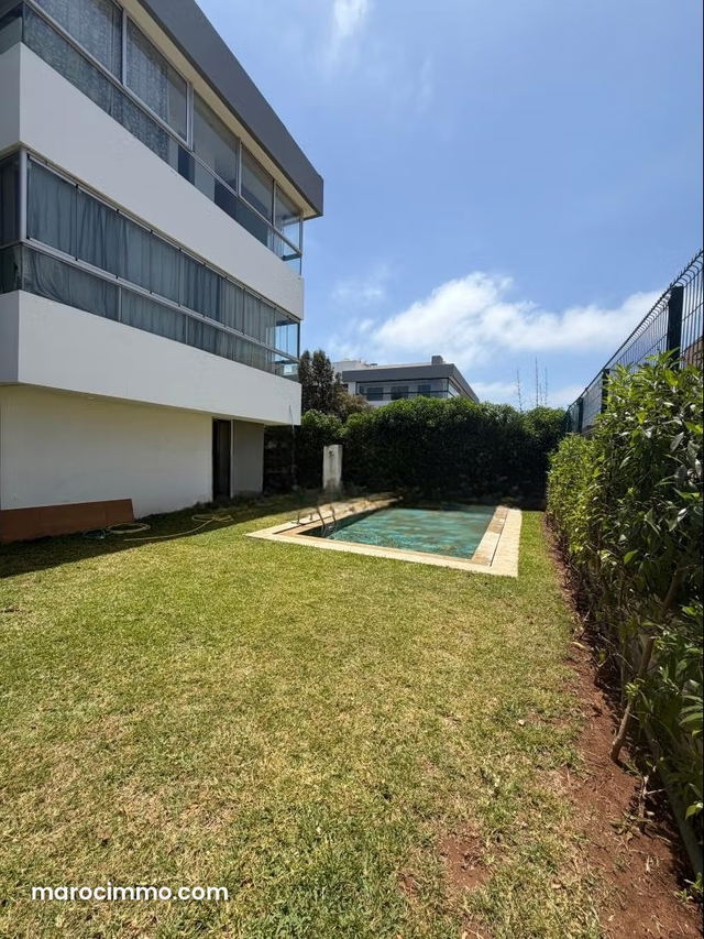 Superbe appartement à louer à Dar Bouazza. 4 pièces. Meublé — دار بوعزة
