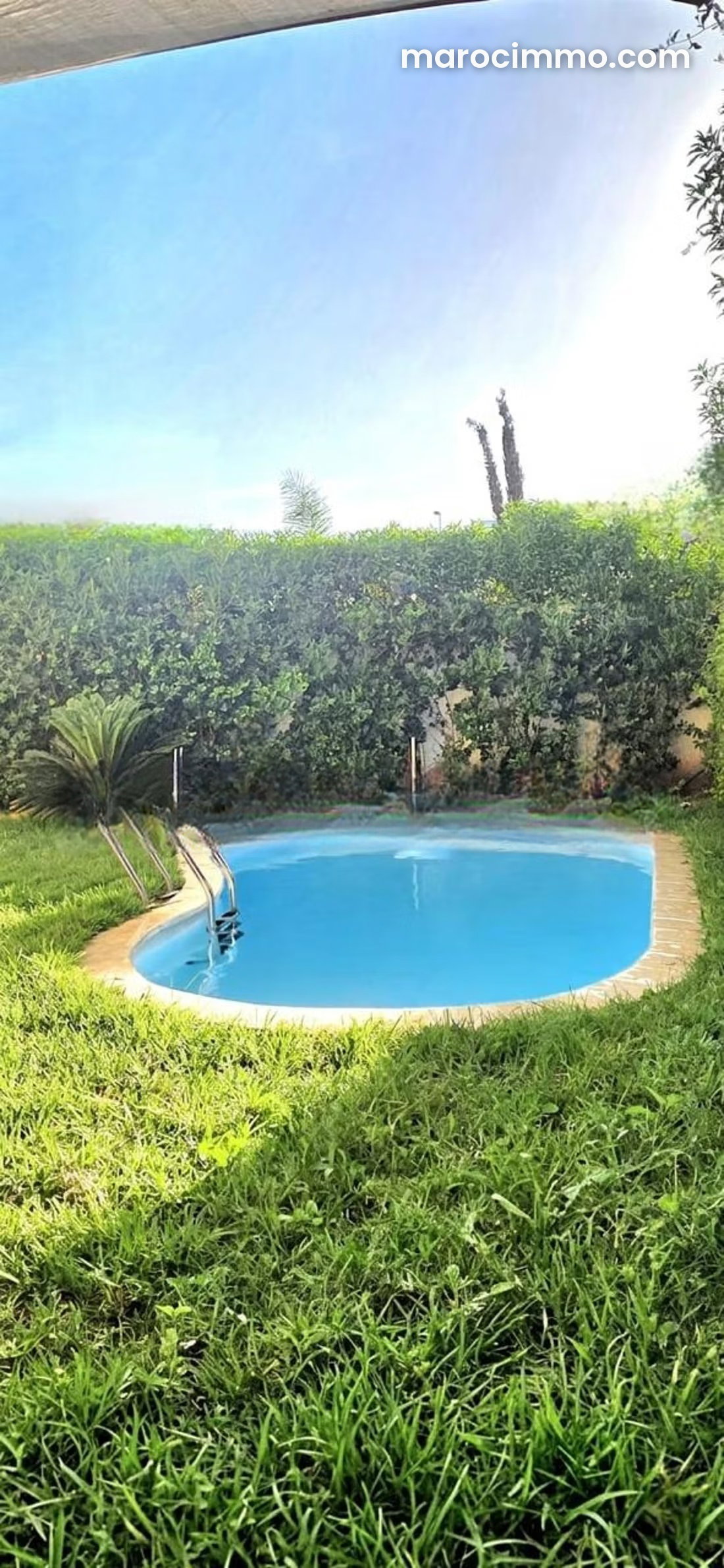 Villa à louer à Dar Bouazza, jardin et piscine privée — Dar Bouazza