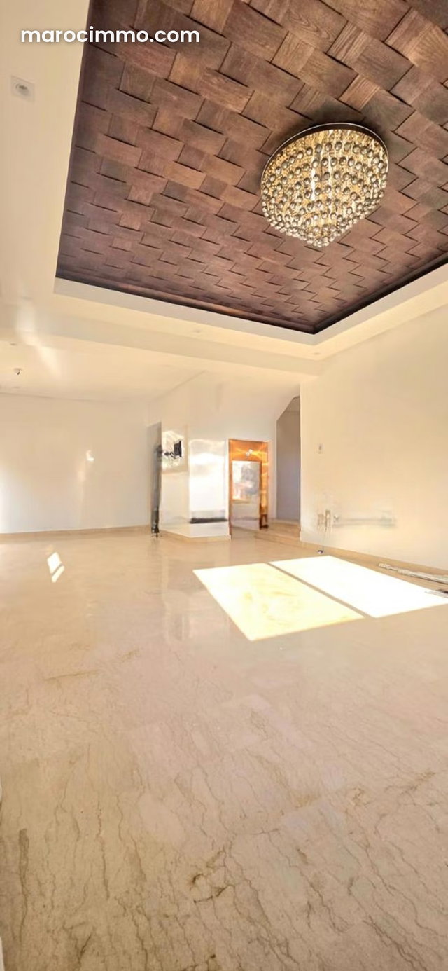 Magnifique Villa Non Meublée avec Piscine A Louer — 4