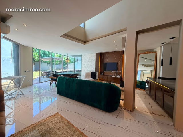 Luxurious Villa for Sale in Ville Verte Prestigia. 225 m² Surface. Air Conditioning and Pool — Bouskoura