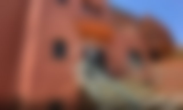 فيلا رحبة بحديقة ومرآب للبيع في حي طارق بمراكش — 2