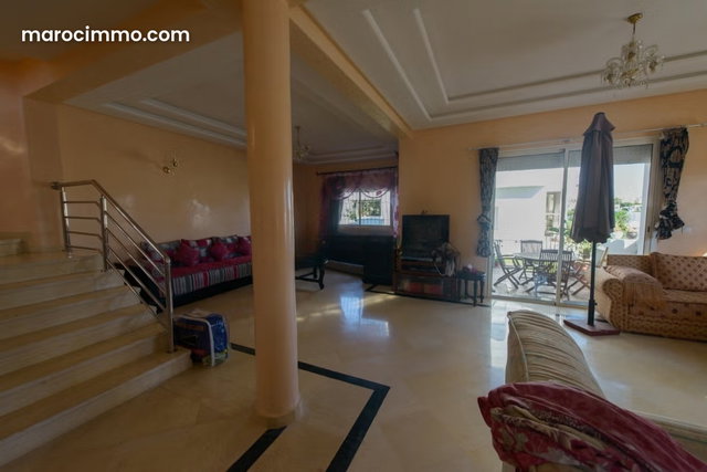 Location villa Triplex au centre de Harhoura. Surface totale 330 m². Tout confort avec piscine et cheminée — 5