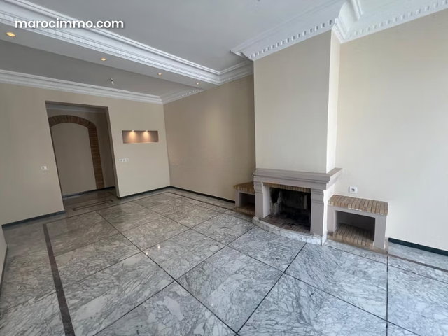 Aïn Diab – Location appartement VIDE 3 CH — 3