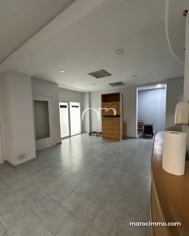 Grand Espace Professionnel à Louer – Place Al Madina, Tanger — 2