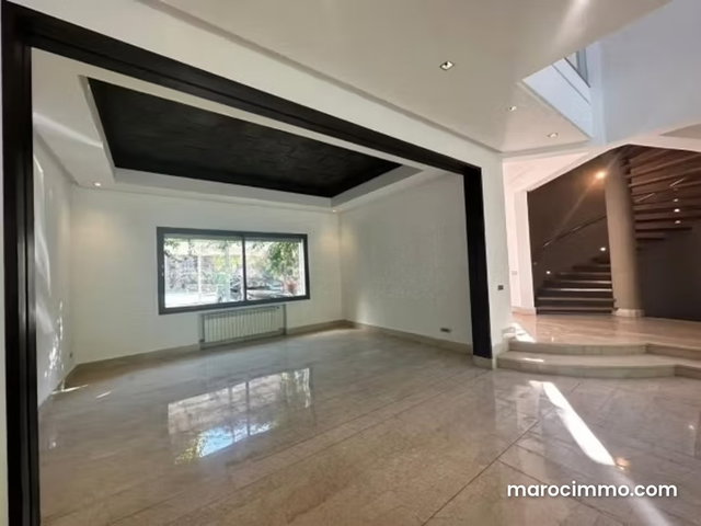 Location villa de haut standing à Ain Diab. Superficie 400 m². Piscine, climatisation — 3