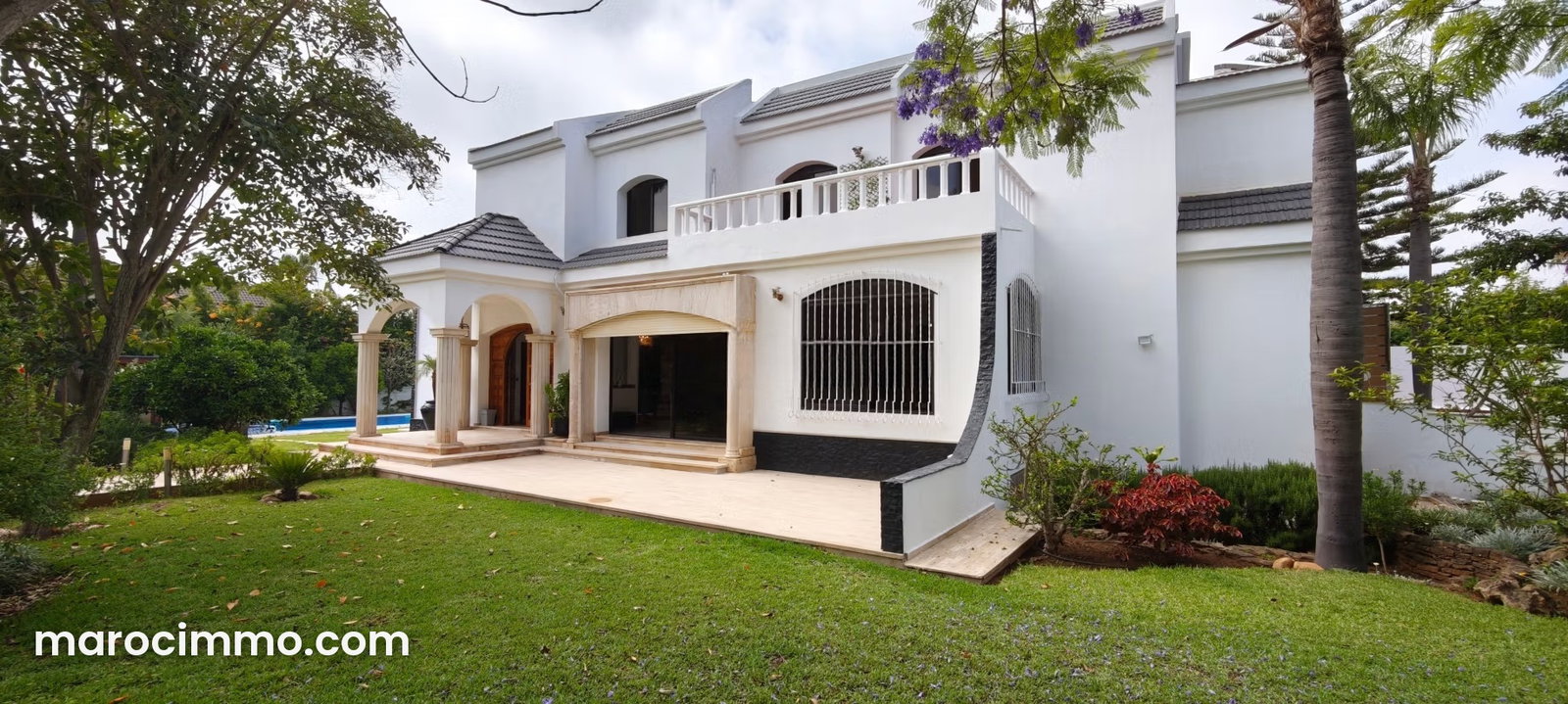 Furnished 2,000 m² villa with pool and garden, Souissi, Rabat — Rabat