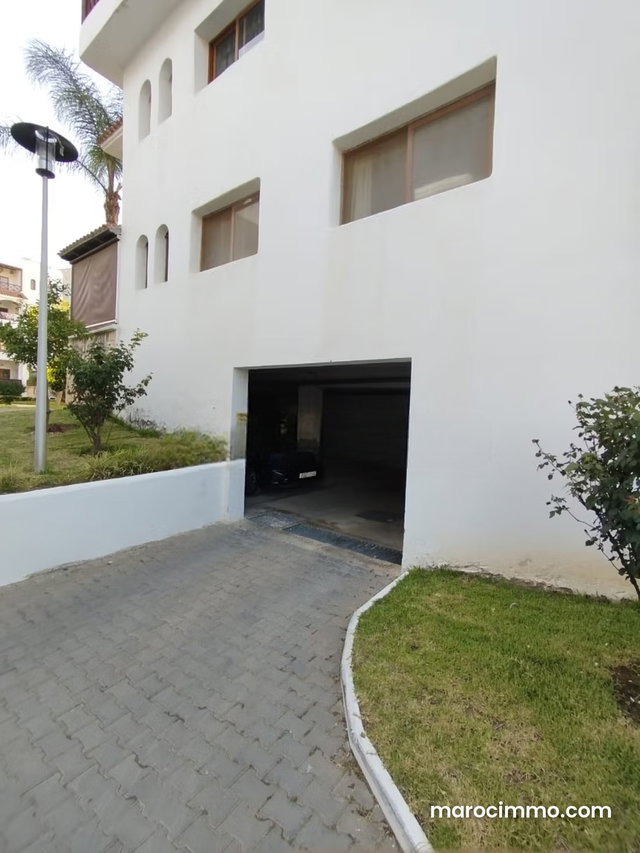 Bel appartement en location à Martil. Superficie 150 m². Meublé — 2