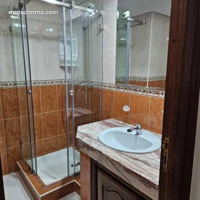 Appartement à Vendre de 153.0 m² à Casablanca, Hopitaux — 2