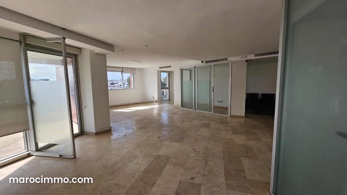 130 m² Commercial Space for Rent in Agdal, Rabat — Rabat
