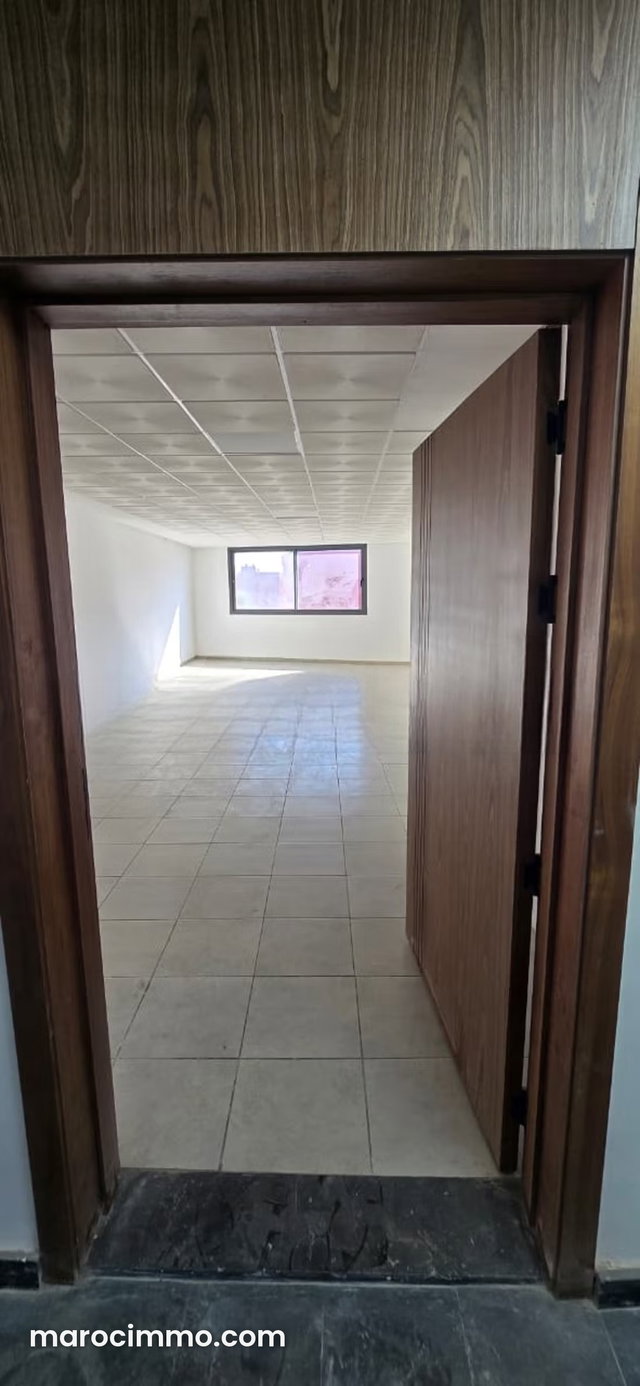 Plateaux bureaux neufs à vendre à guéliz — 4
