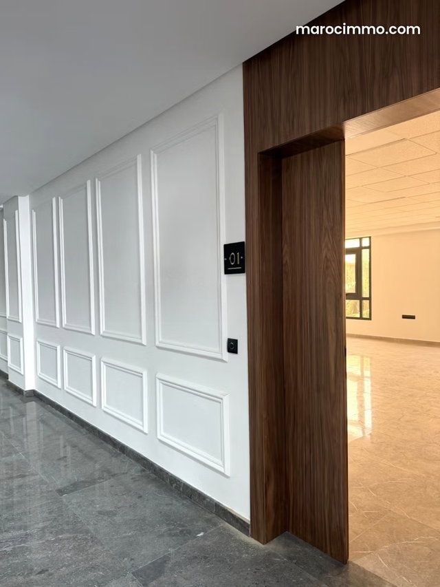 Beaux bureaux à louer à Riad Oulad Mtaa. Surface totale 74 m² — 2