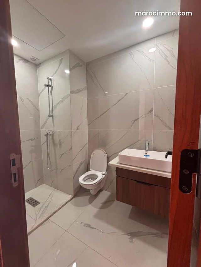 À louer – Superbe appartement meublé au CFC — 5