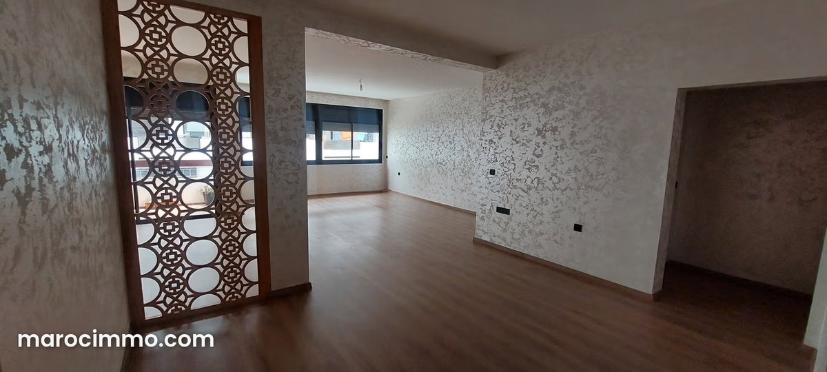 Beautiful apartment for rent in Haut Agdal. 146 m² surface. Concierge service available, air conditioning system