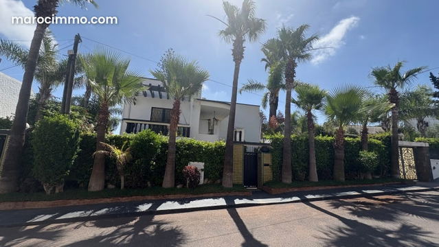For Sale Villa to Demolish in Oasis Quarter — Casablanca