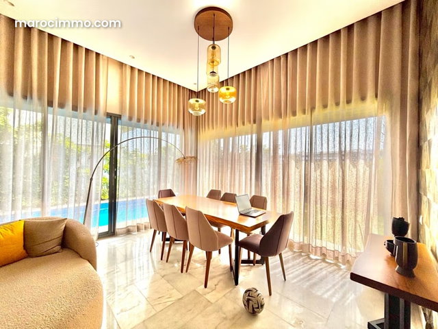Villa 4 ch d'Angle avec Piscine Plein Sud — 3