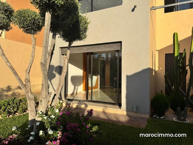 Maison moderne en résidence golfique — 5