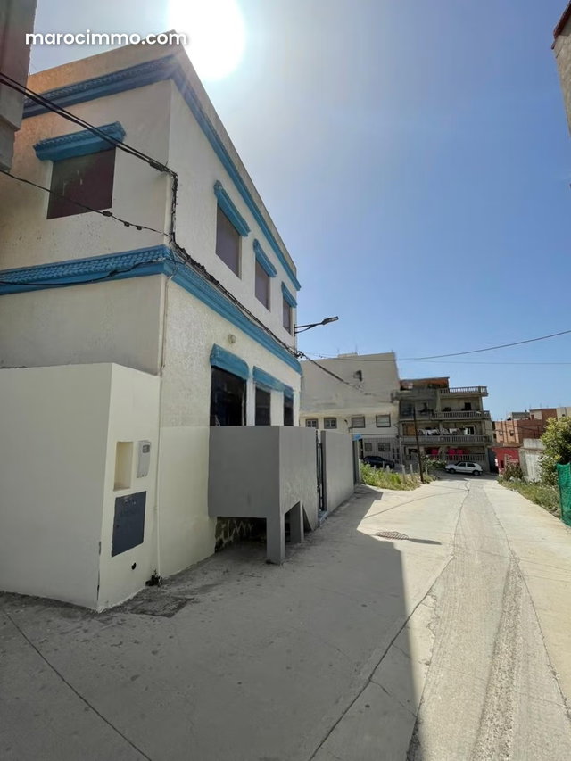 Maison intitulée, avec un titre et en bon état de fonctionnement — 4