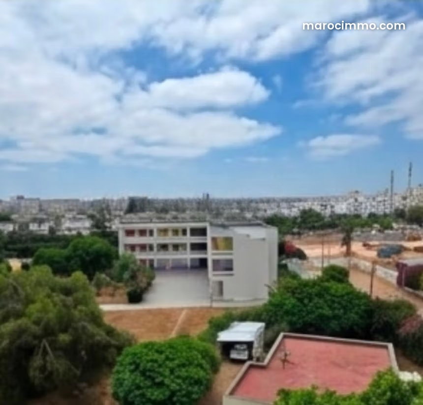 شقة عائلية فسيحة للبيع بحي فال فلوري في الدار البيضاء — الدار البيضاء