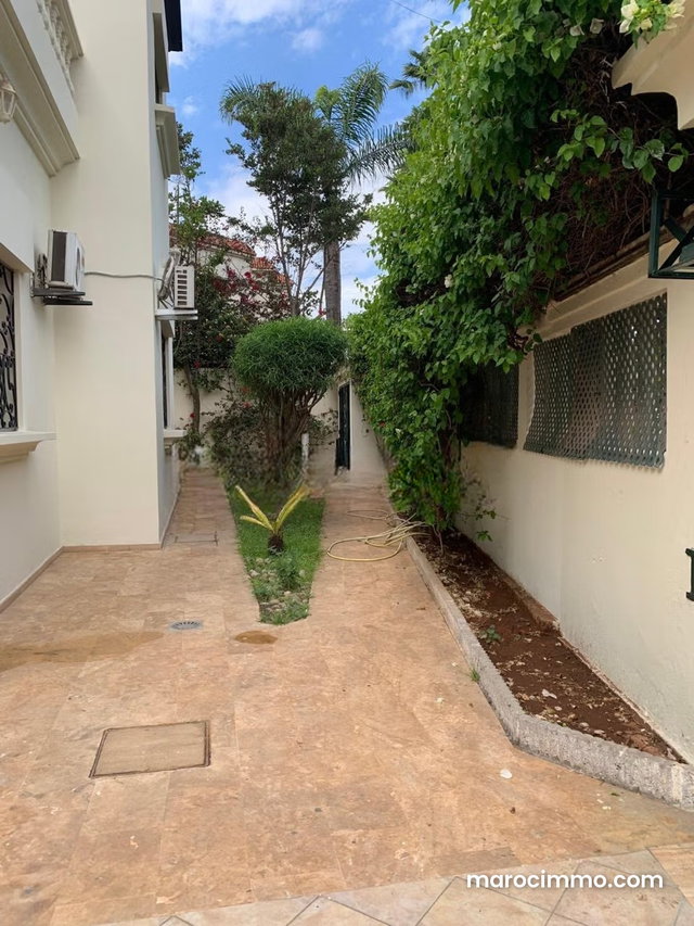 Villa 1150m A Californie — 3