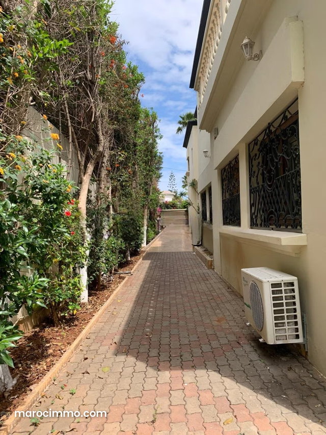 Villa 1150m A Californie — 4