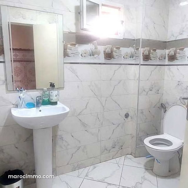 Appartement à Vendre de 172.0 m² à Casablanca, Belvedere Roches Noires — 2