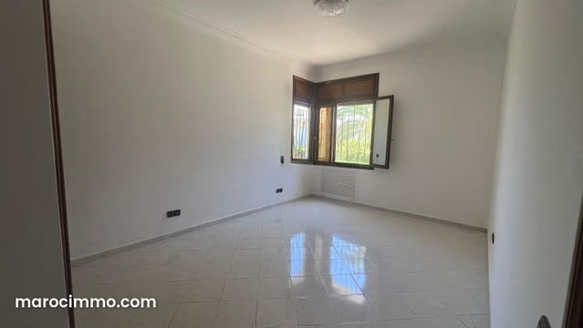 Villa à usage de bureau à louer à Hay Riad — Rabat