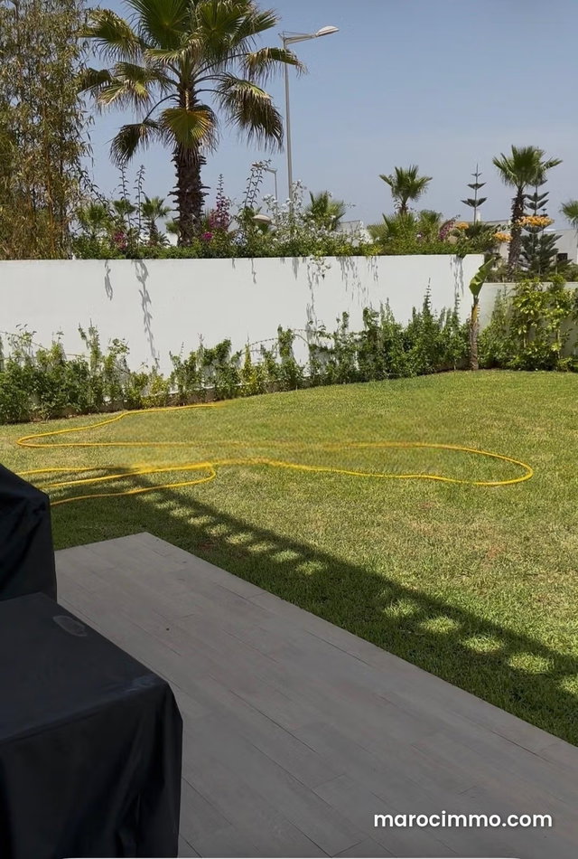 Somptueuse villa à vendre à Sidi Bouknadel. 5 belles chambres — 2