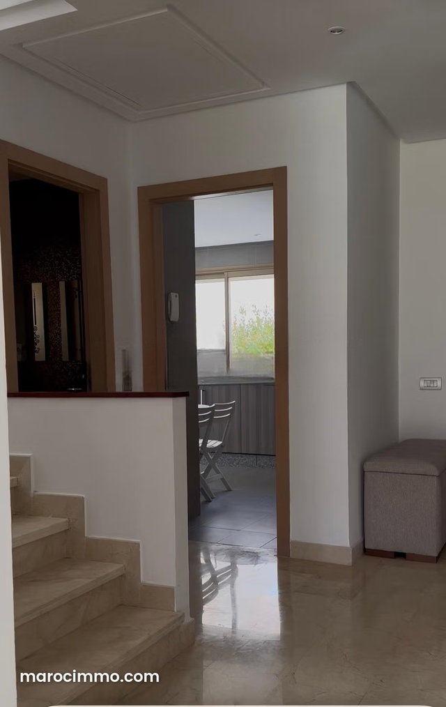 Somptueuse villa à vendre à Sidi Bouknadel. 5 belles chambres — 4