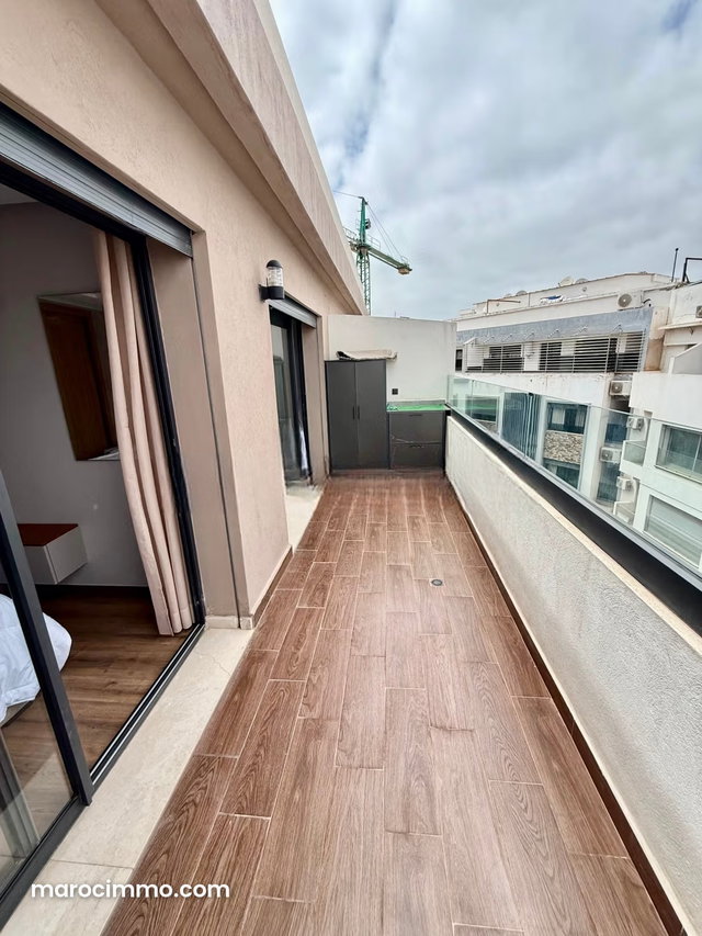 Studio Rare terrasse privative dernier étg — 3