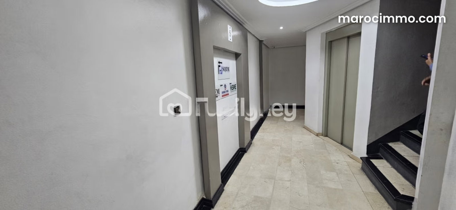 Bureau 140 m² Maarif, Casablanca : plateau lumineux et standing — Casablanca