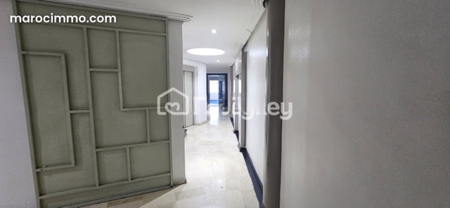 Bureau de 122 m² à Casablanca — 5